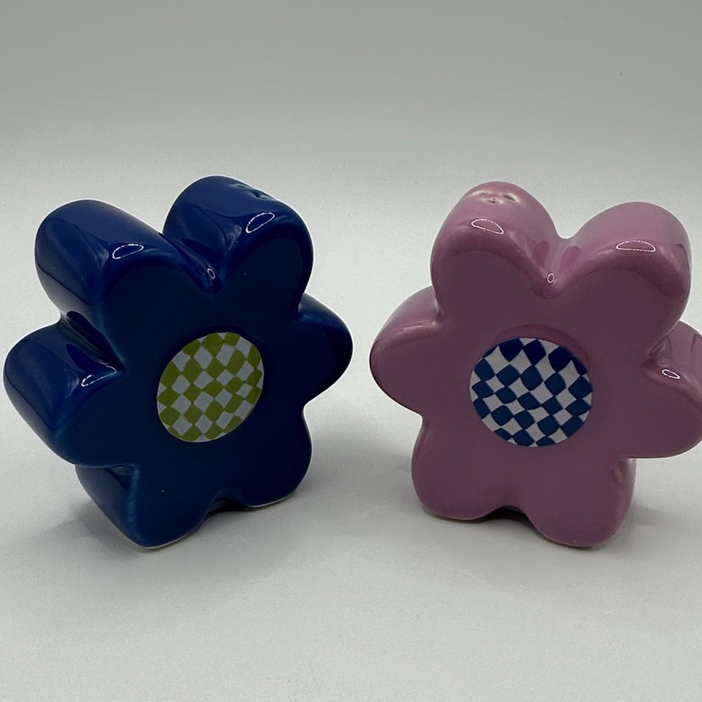 Blue and Pink Flower Shaped Ceramic Salt and Pepper Shakers - Picture 6 of 8
